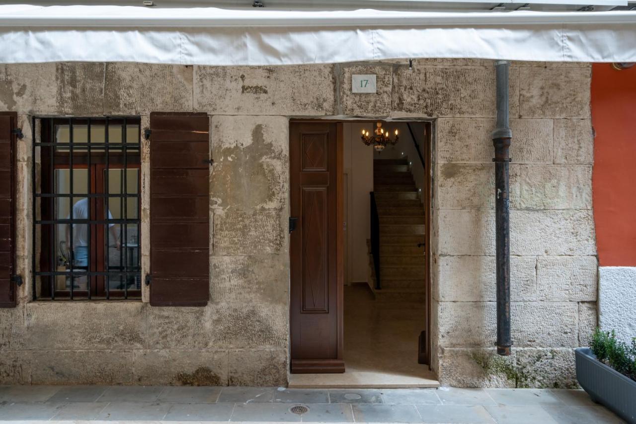 Aaa Apartments & Rooms Pula Exterior photo